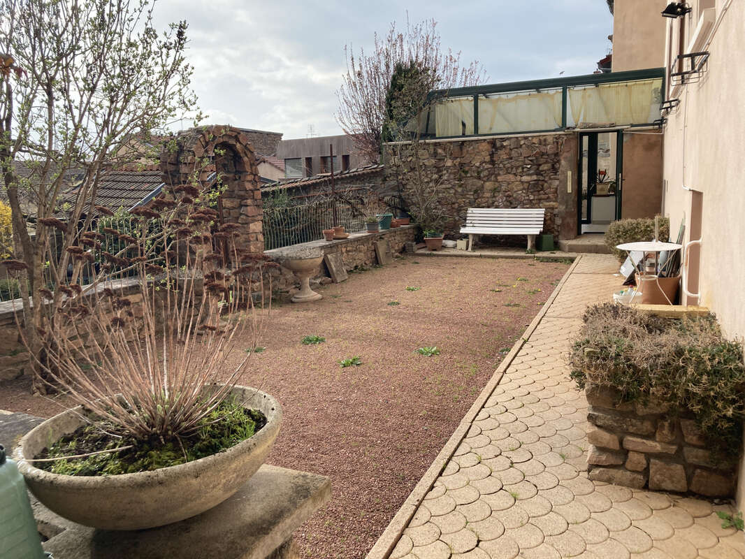Immeuble - thizy les bourgs 69240 - - photo 3