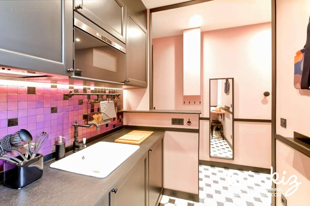 Appartement à PARIS-16E