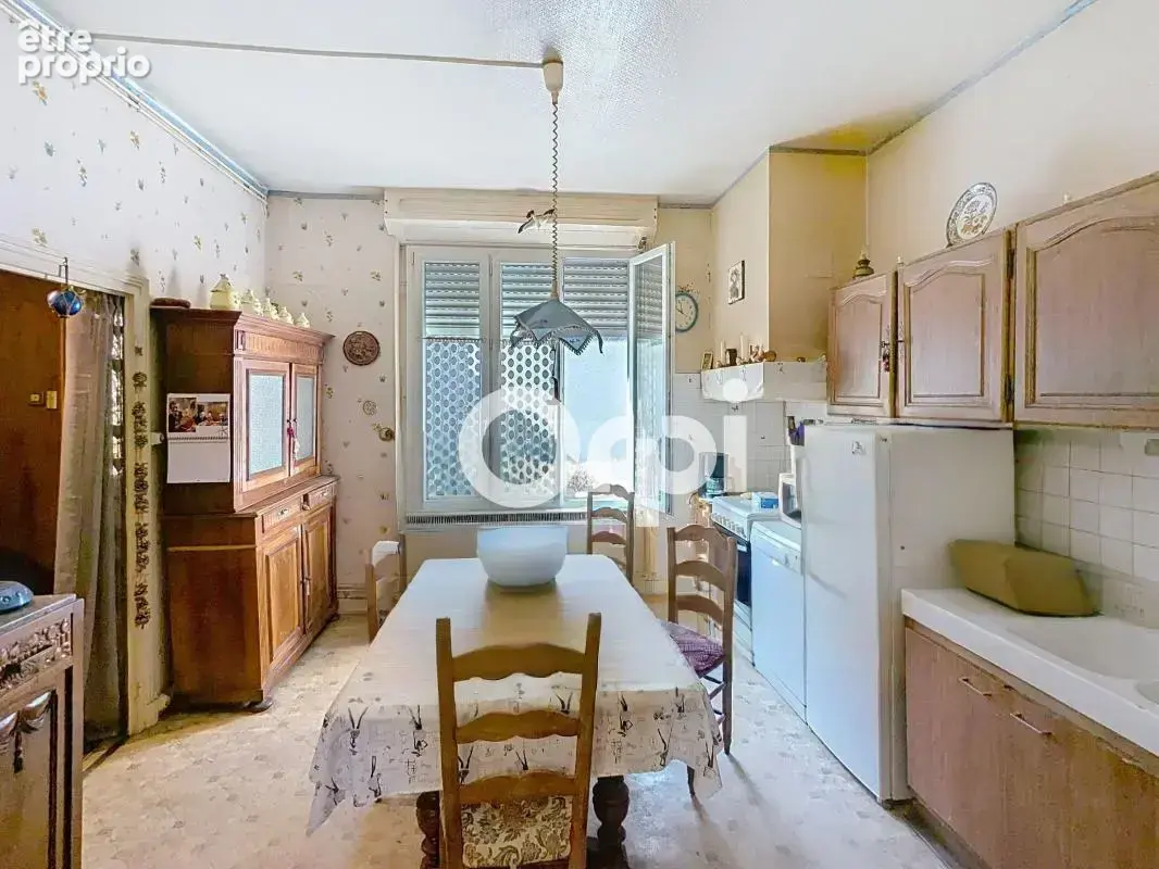 Titre : Maison individuelle avec grand terrain et dépendances - photo 8
