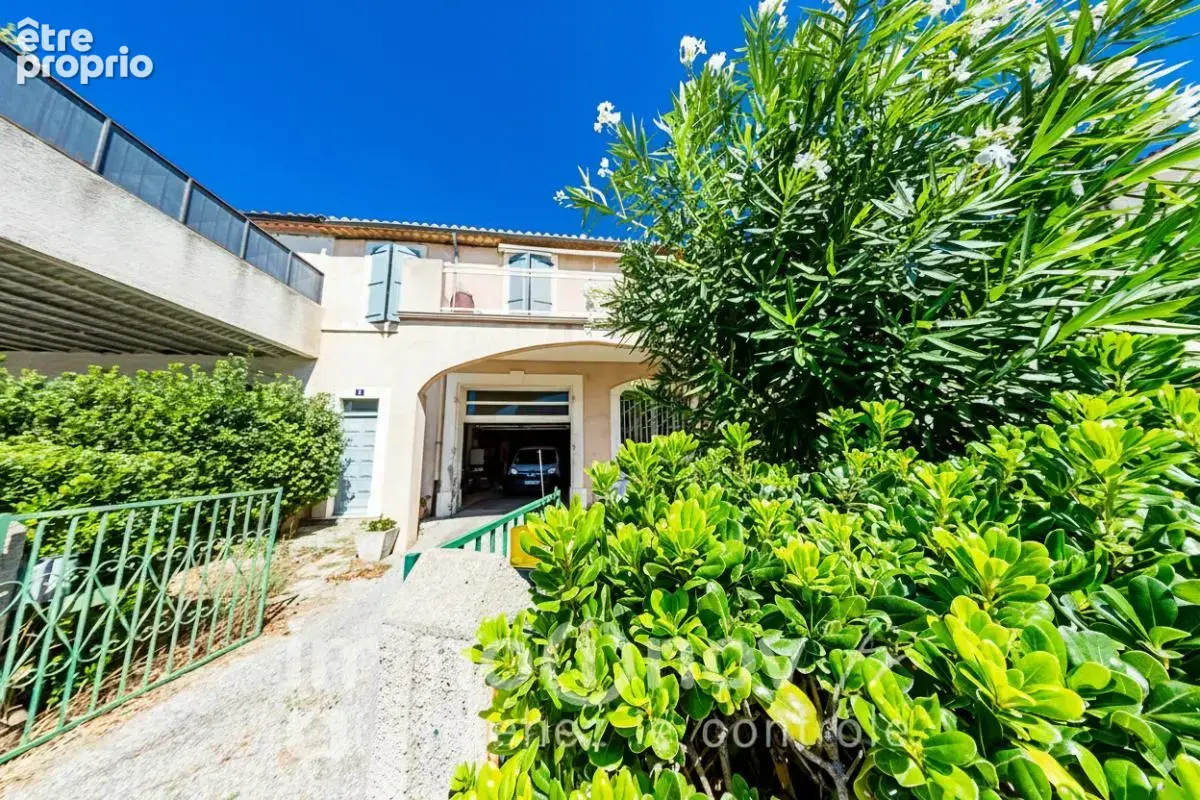 EXCLUSIVITE - Ensemble immobilier à rénover avec maison, appartement et garage - photo 4