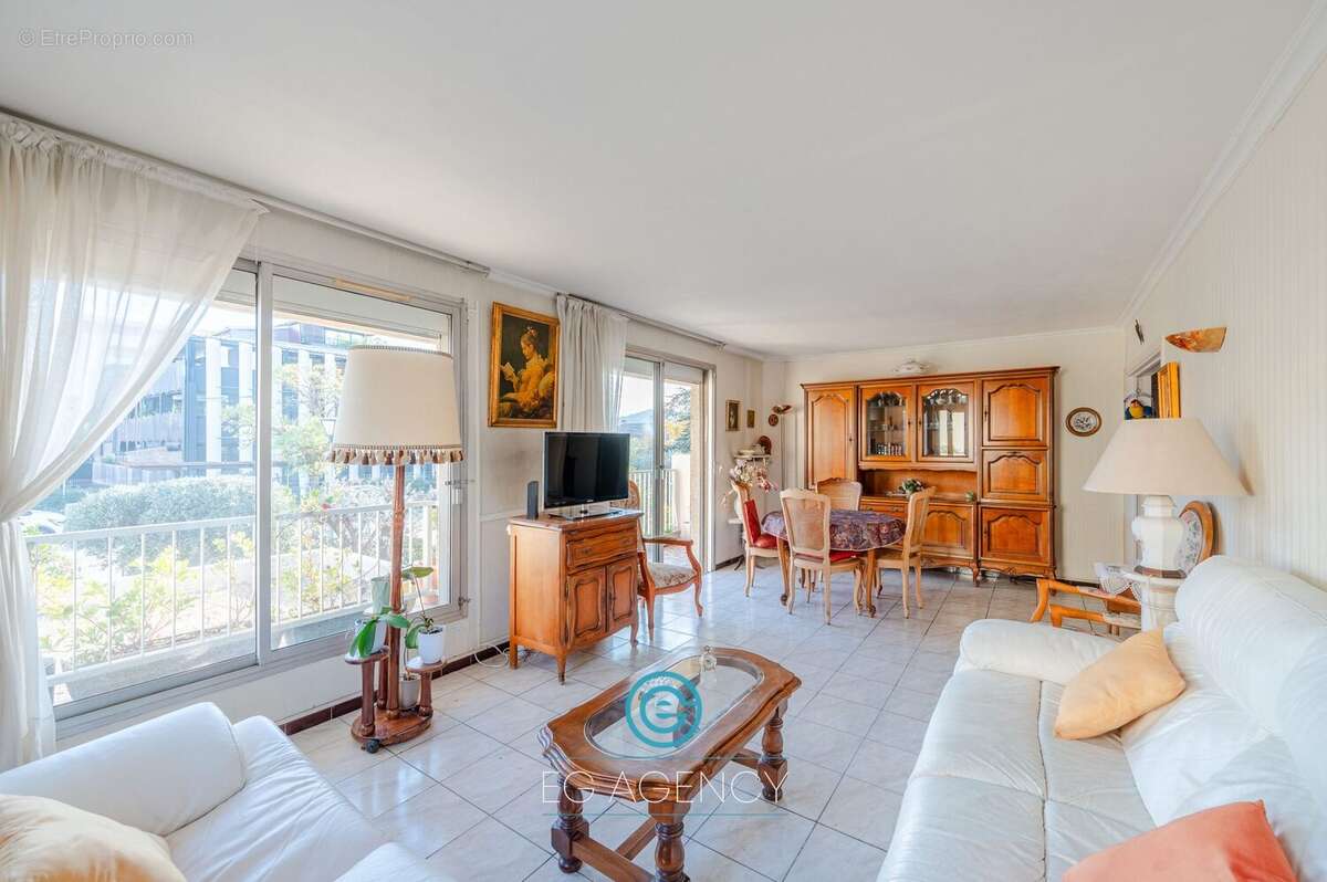 Appartement à MARSEILLE-9E