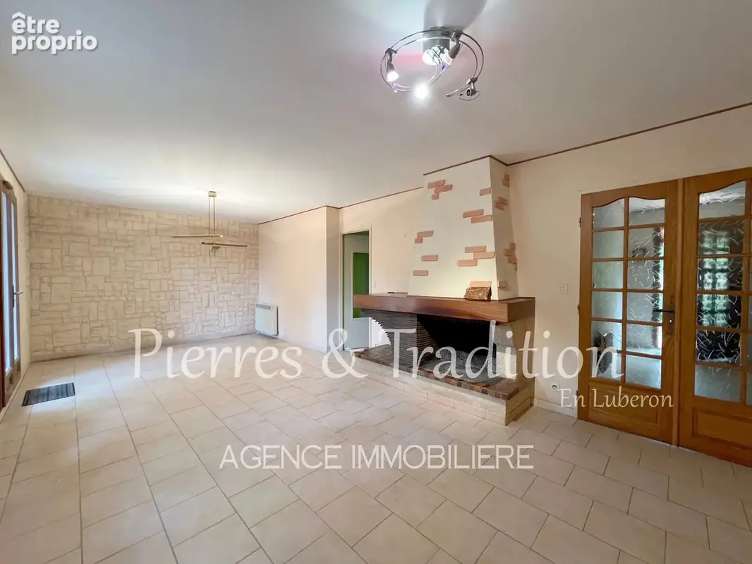 St Saturnin les Apt, maison de plain pied avec grand terrain clos - photo 4