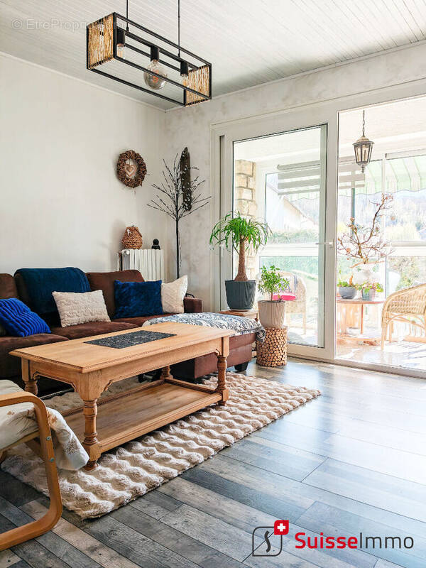 Maison à COLOMBIER-FONTAINE