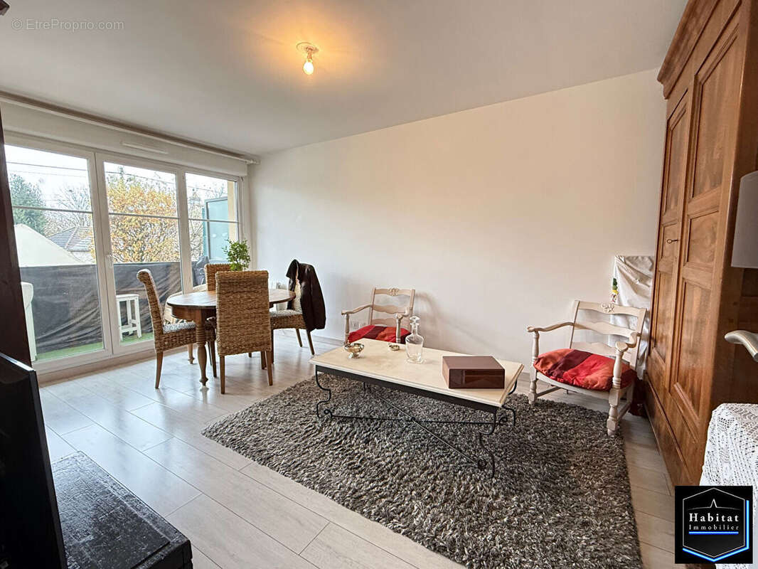 Appartement à LE PLESSIS-BELLEVILLE