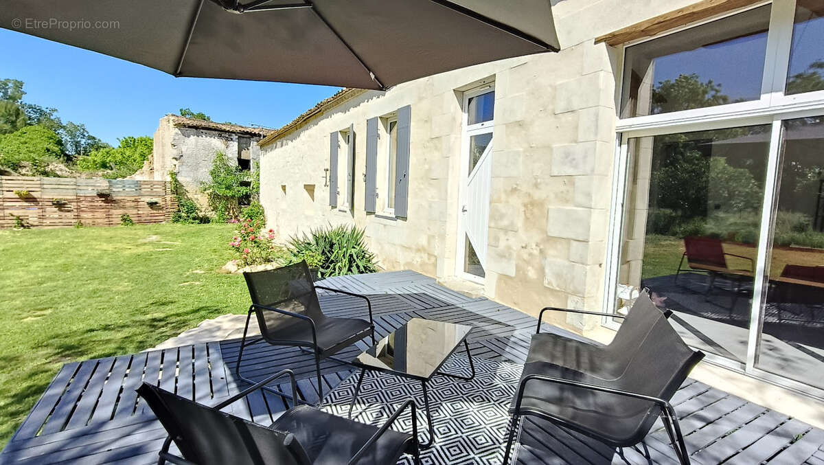 Maison Familiale de Charme en Pierre + T2 Indépendant   Terrain de 4 942 m2 - photo 3
