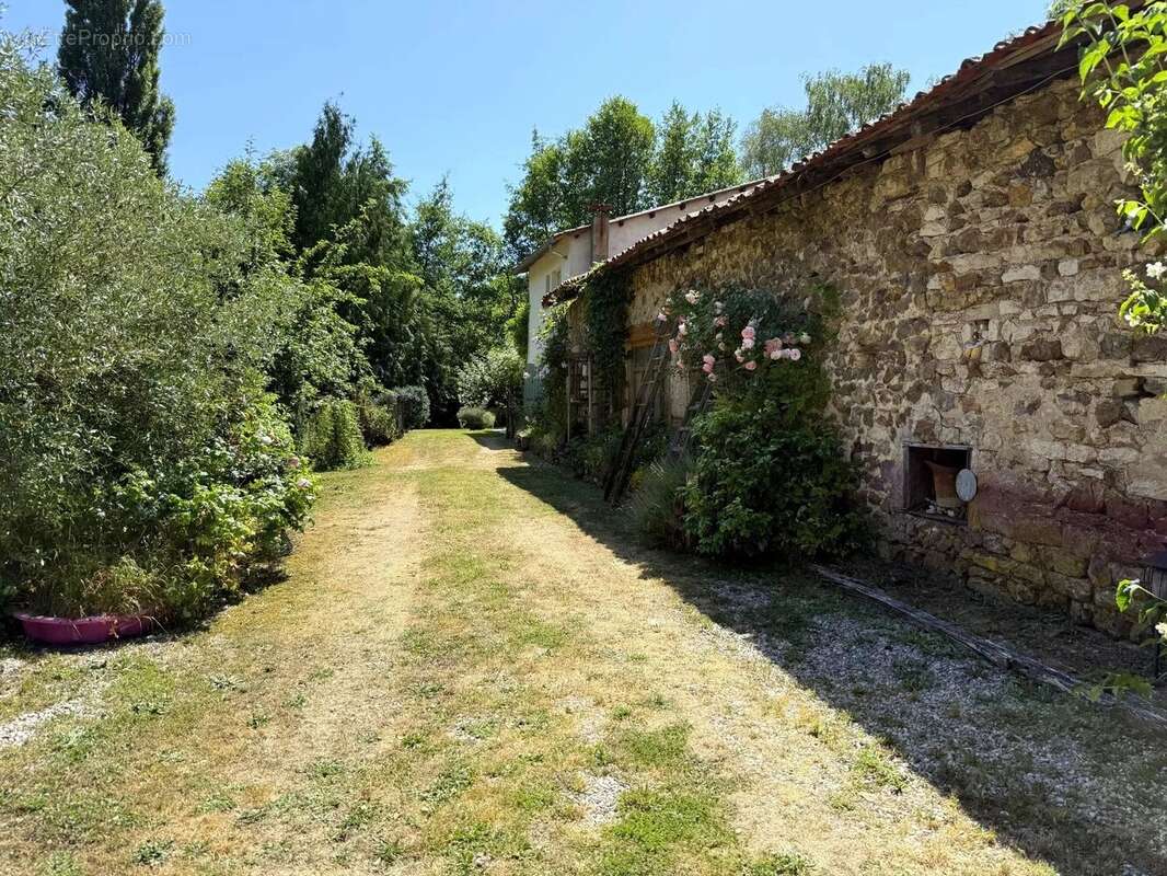 Maison à ALLOUE