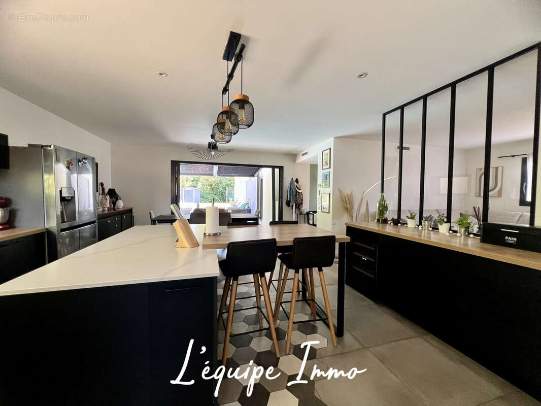 Contemporaine plain pied 154m2 sur 935m2 de terrain - photo 4