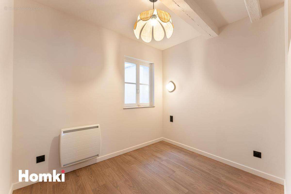 Appartement à MARSEILLE-2E