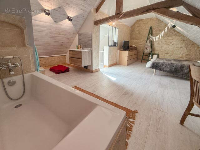Maison à LOUVIERES-EN-AUGE