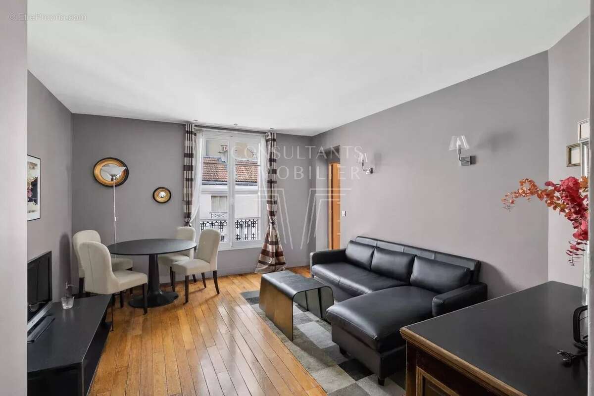Appartement à NEUILLY-SUR-SEINE