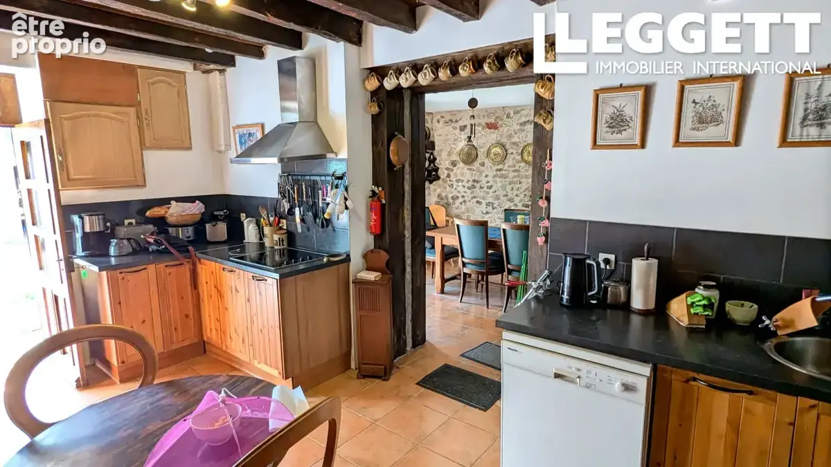 Belle maison de campagne avec écuries, granges et plus 4595 m² de terrain, dans un hameau accueillant - photo 3