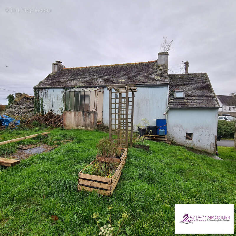 Maison à PLEYBER-CHRIST