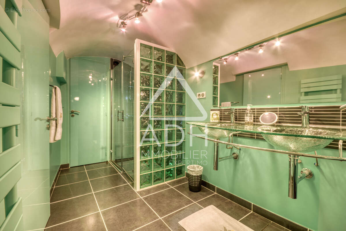 Appartement à NEAUPHLE-LE-CHATEAU