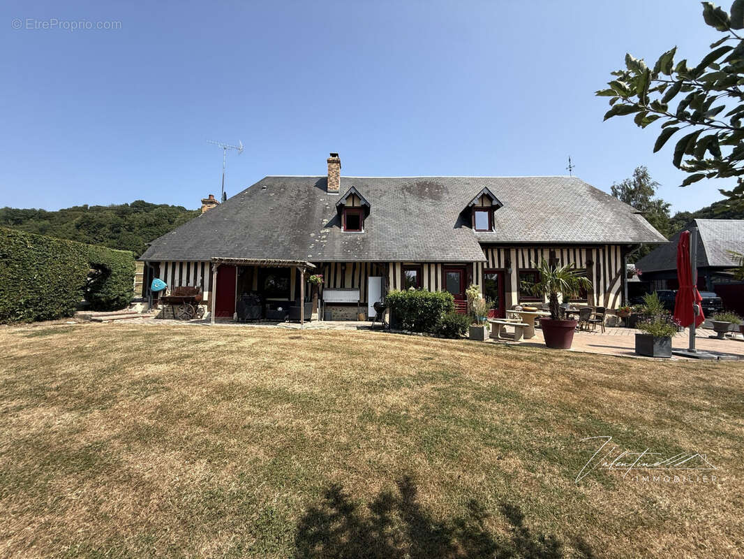 Maison 300 m² à Pont-L'eveque  - photo 3