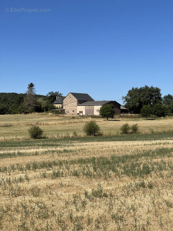 Maison à ONET-LE-CHATEAU