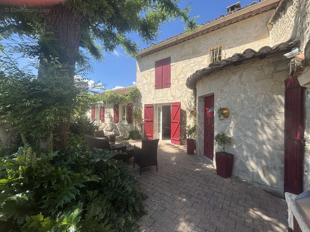 Maison à BELLEGARDE
