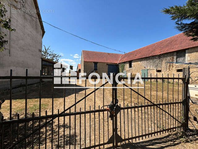 Maison à CONGE-SUR-ORNE