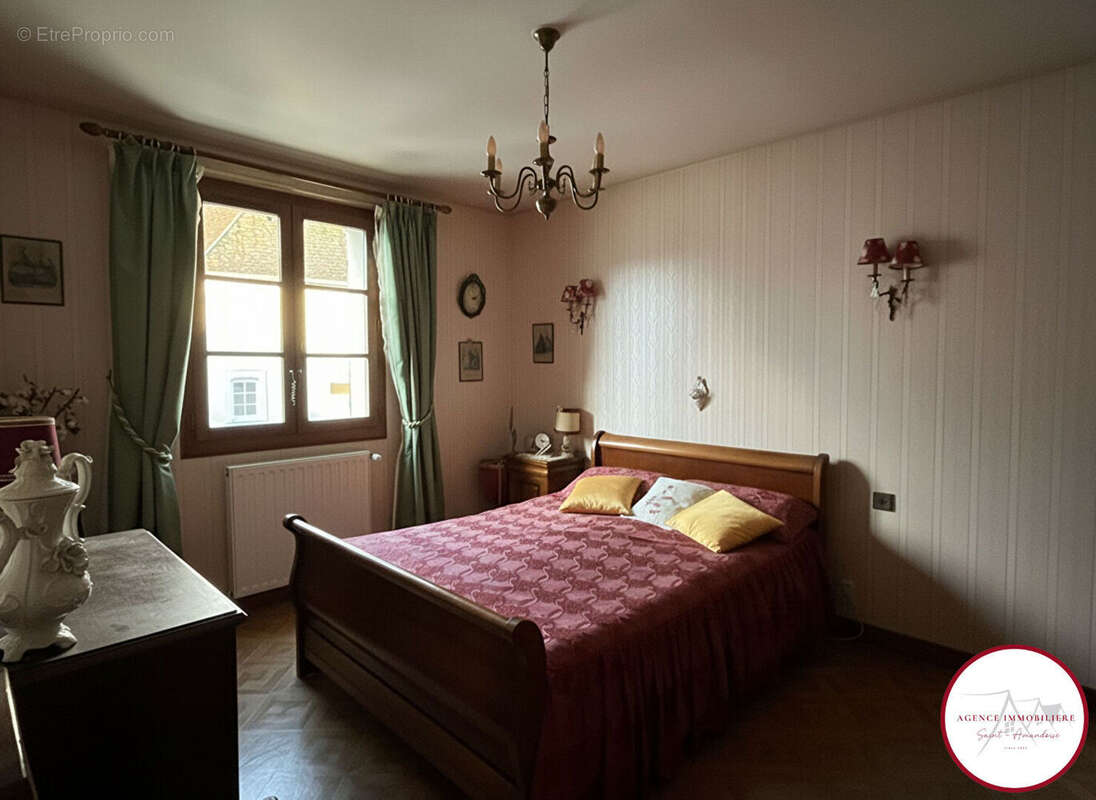 Appartement à SAINT-AMAND-MONTROND