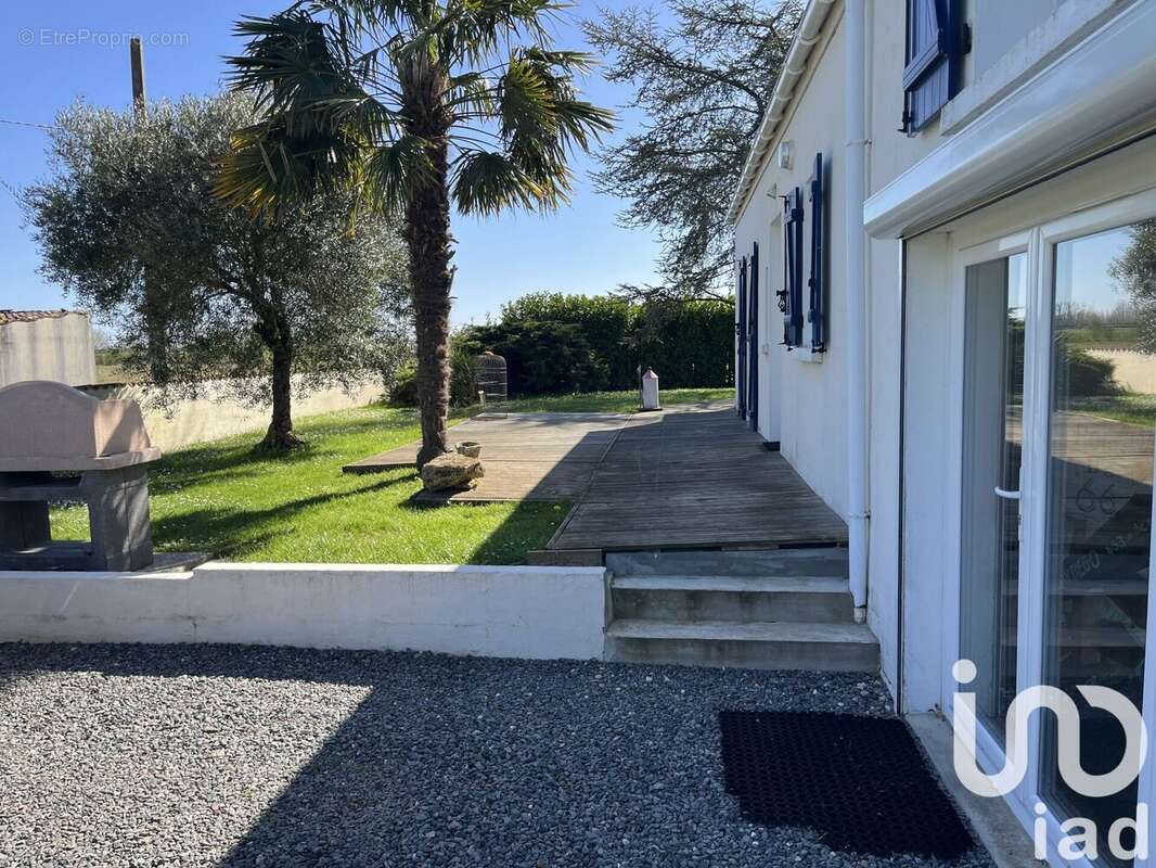 Photo 2 - Maison à SAINT-ROMAIN-DE-BENET