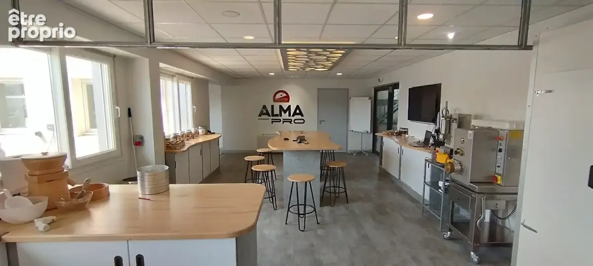 Commerce 880 m² à vendre à Saint-Donat-Sur-L'herbasse (26260) - photo 7