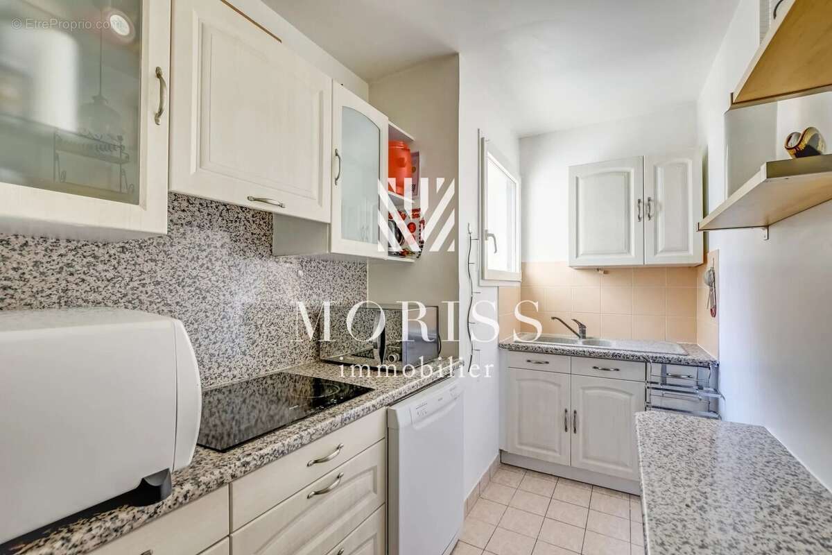 Appartement à PARIS-14E