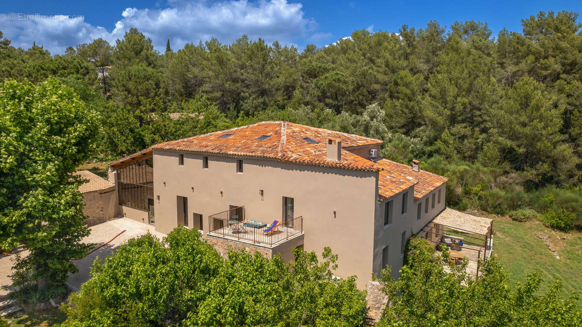 Maison à BAGNOLS-EN-FORET