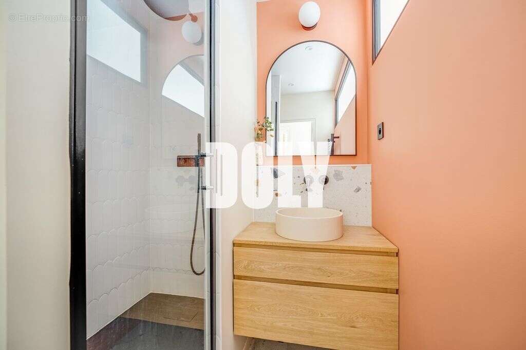 Appartement à PARIS-10E