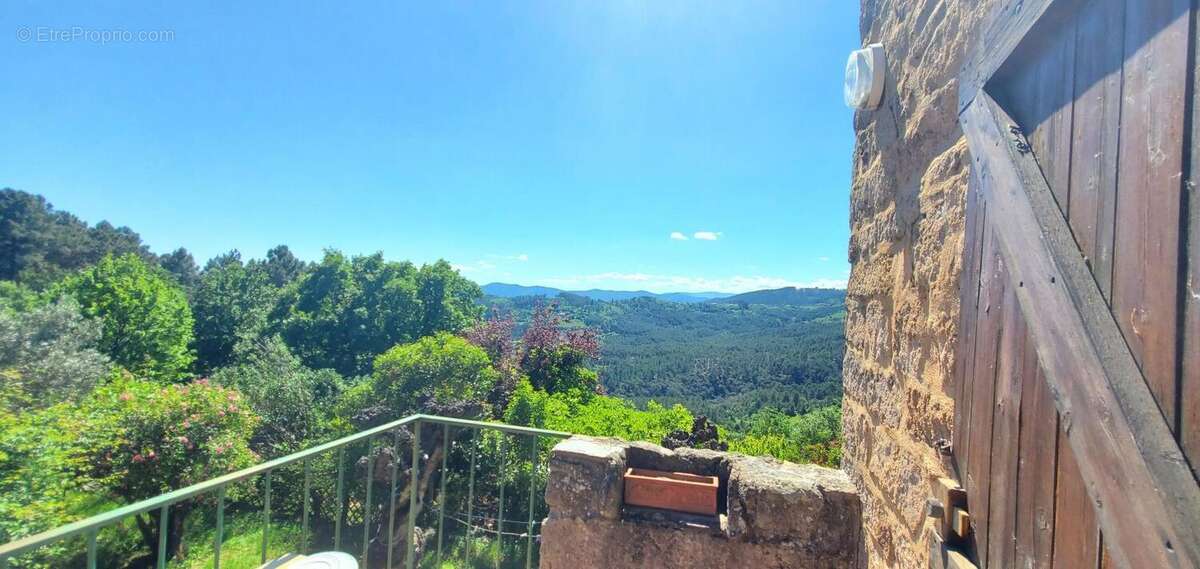 Maison à LABLACHERE