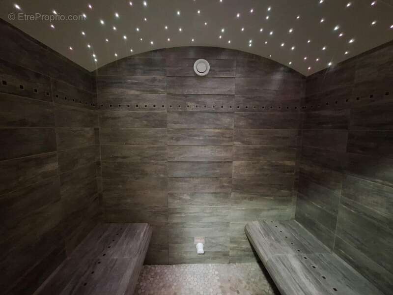 Commerce à CHATEAU-GONTIER