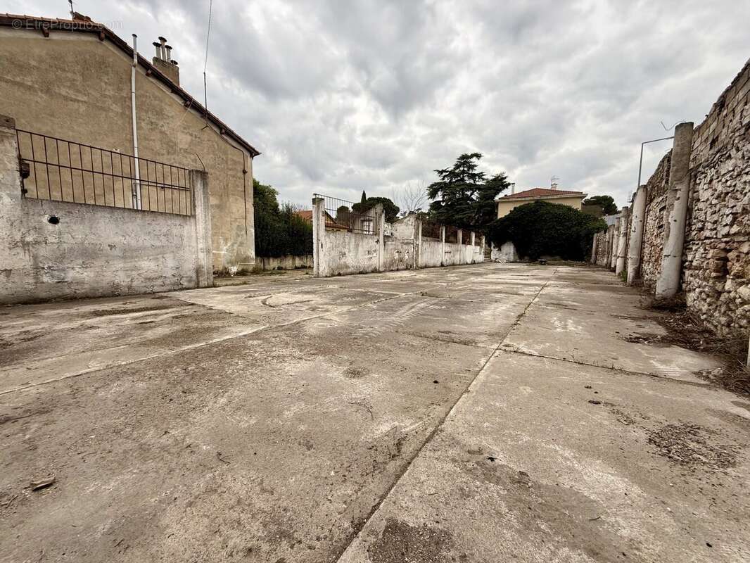 Terrain à NIMES