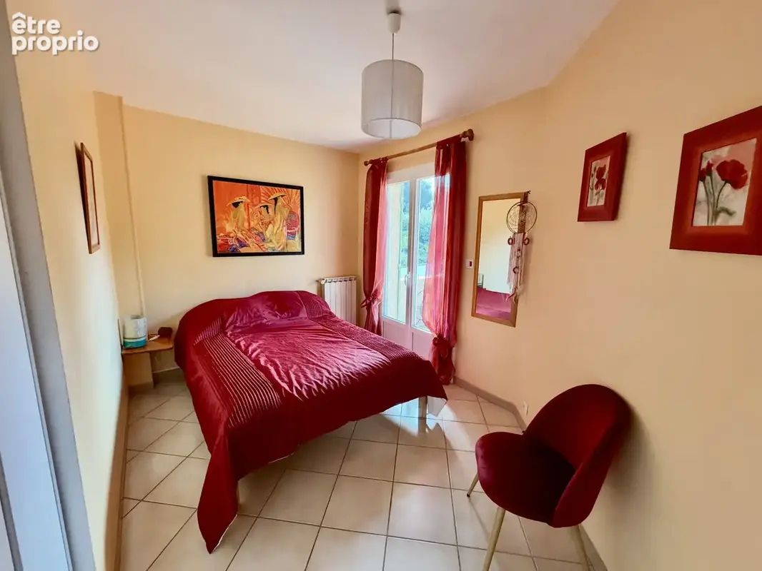 Nîmes Camplanier, belle villa T5 avec piscine sur terrain de 2100 m2 avec dépendance et mazet. - photo 10