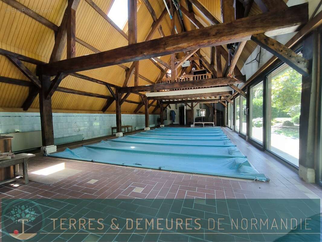 A 5 minutes de beuzeville (27210), magnifique propriete normande avec dependances, piscine interieur et parc de 1.6 hectares. - photo 17