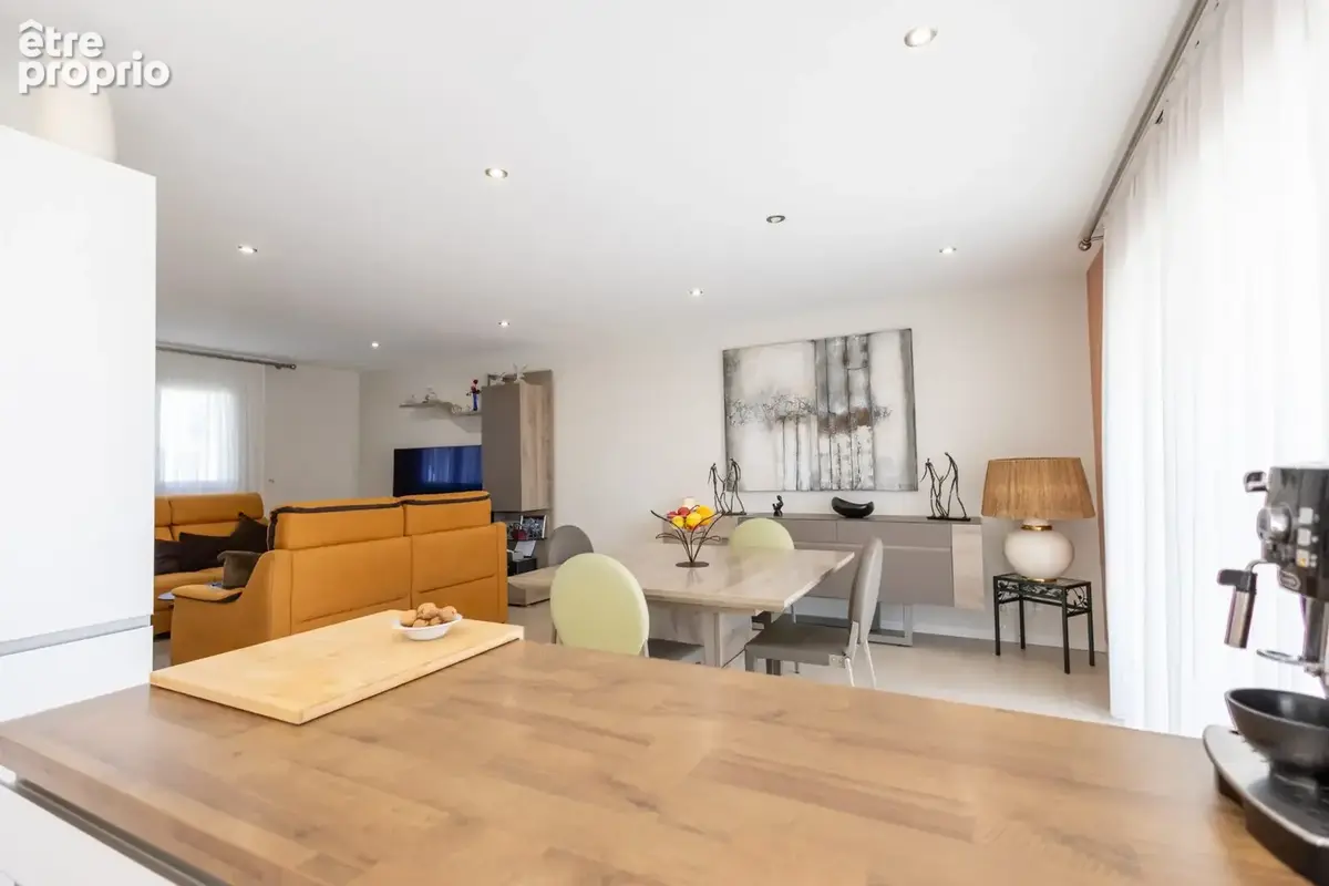 Maison 115 m² à Saint-Denis-De-L'hotel  - photo 5