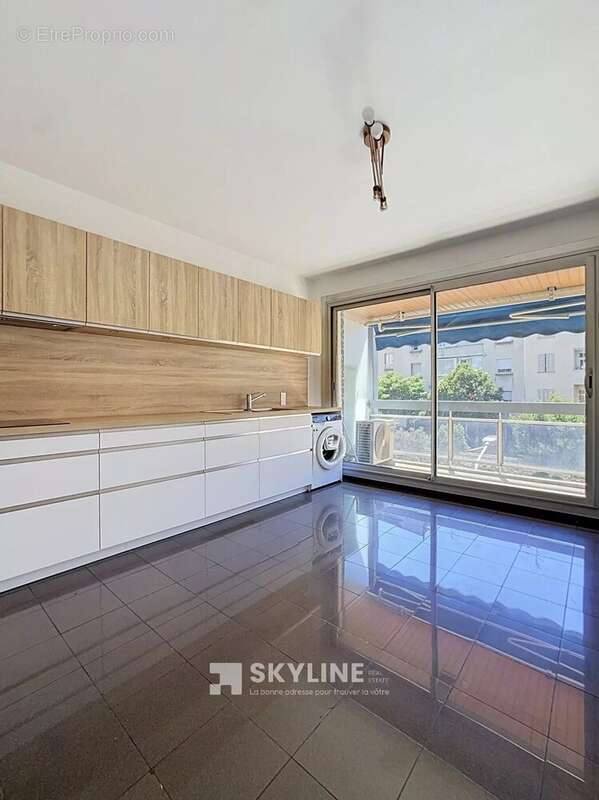 Appartement 115 m² à Marseille-8e  - photo 4