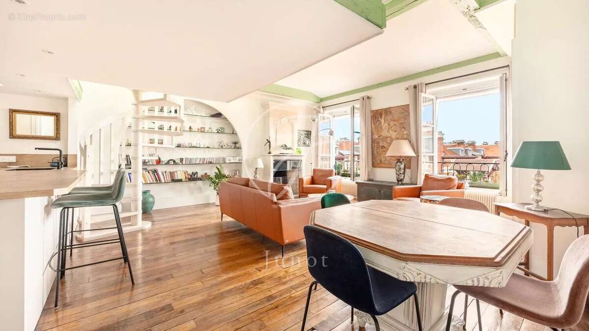 Appartement à PARIS-3E