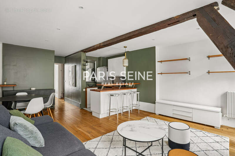 Appartement à PARIS-1E