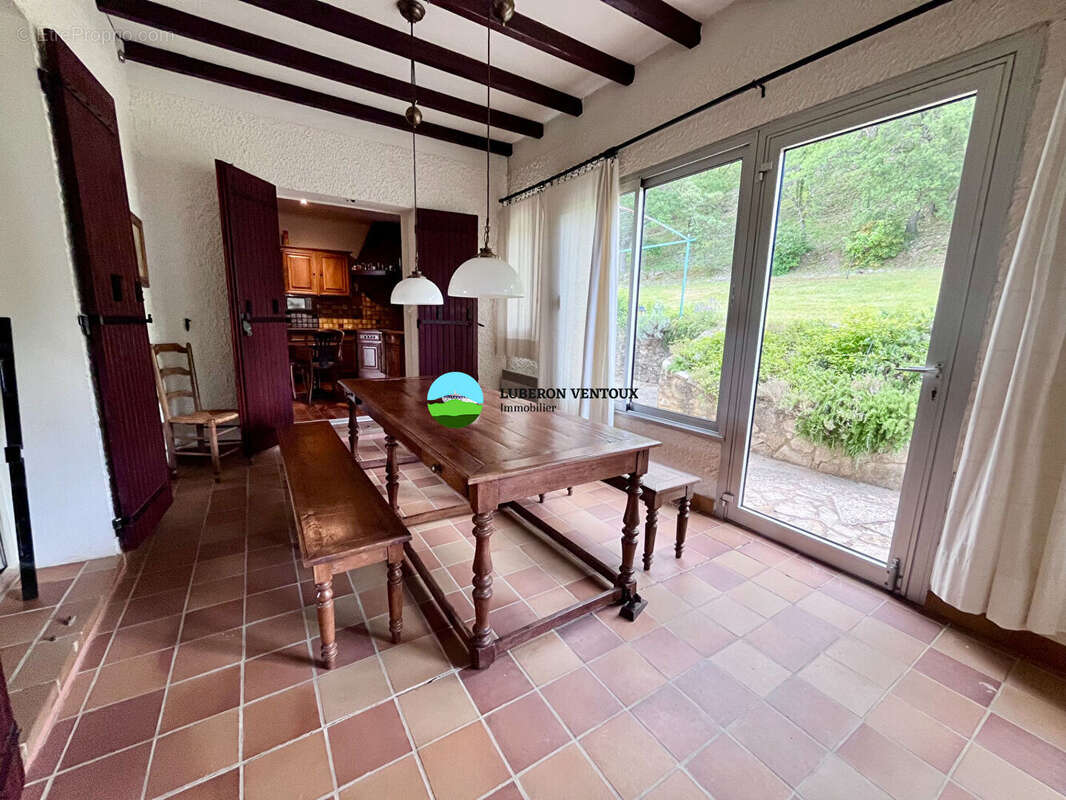 Maison à LA ROQUE-SUR-PERNES