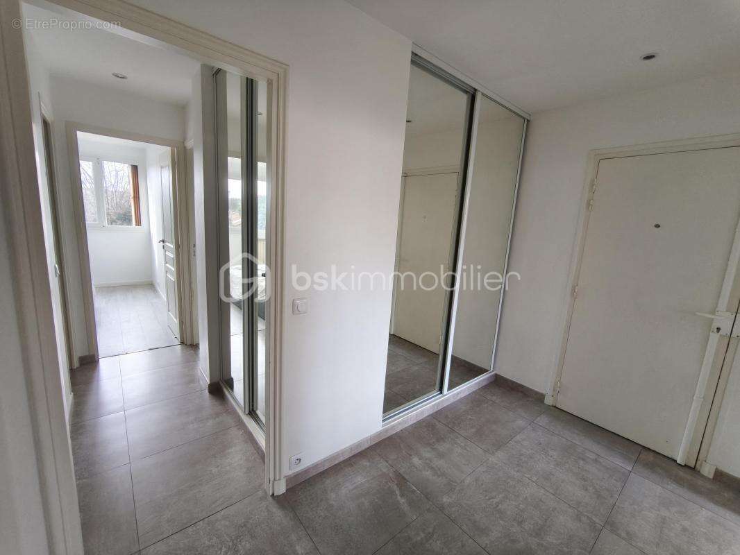 Appartement 3 pièces de 65m² avec balcon, parking et cave - photo 4