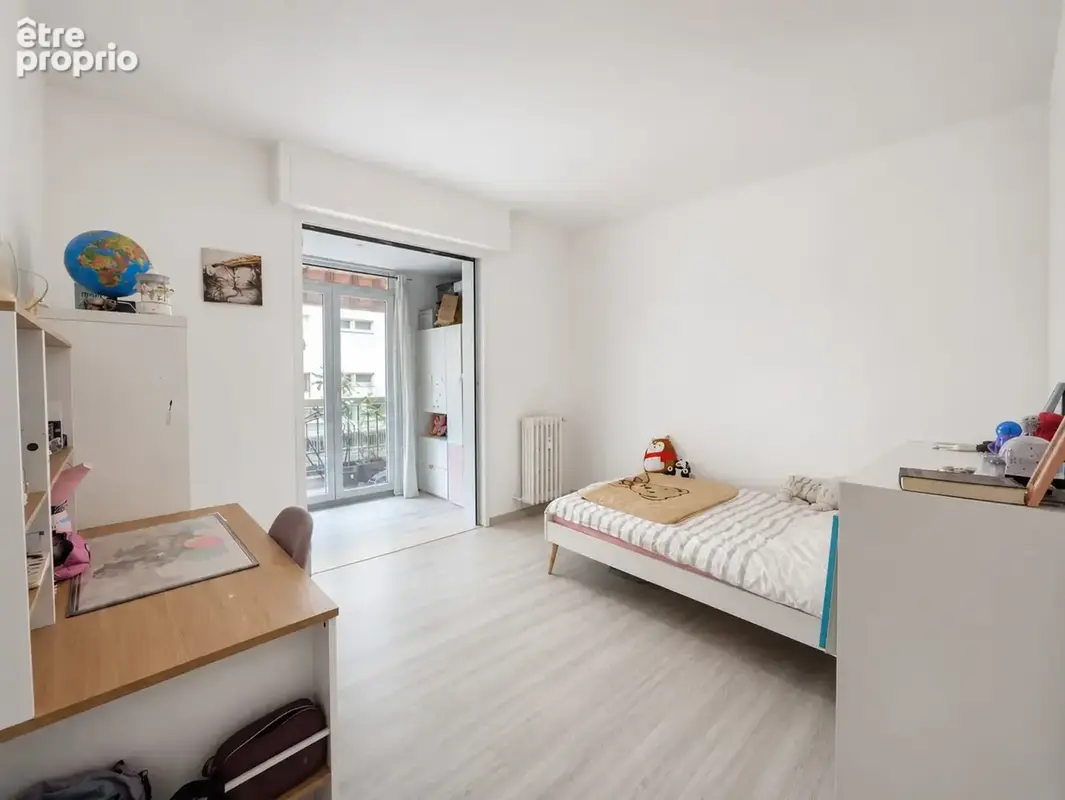 Appartement à vendre T3 bis AIX LES BAINS (73) 2 chambres, 1 bureau, parking et cave - photo 5
