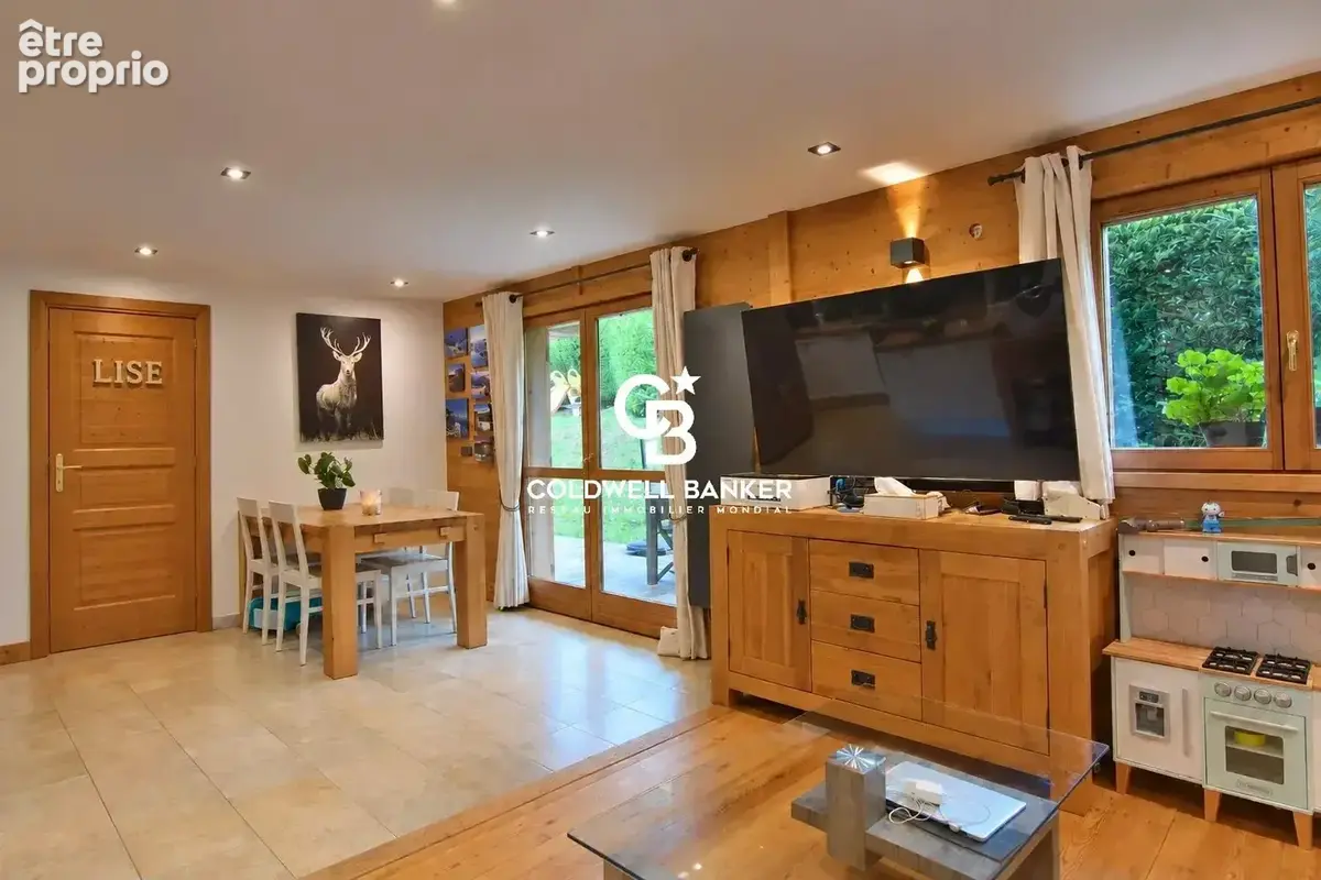 Appartement T3, 2 chambres avec terrasse et jardin privatif - Chamonix secteur Les Bossons - photo 10