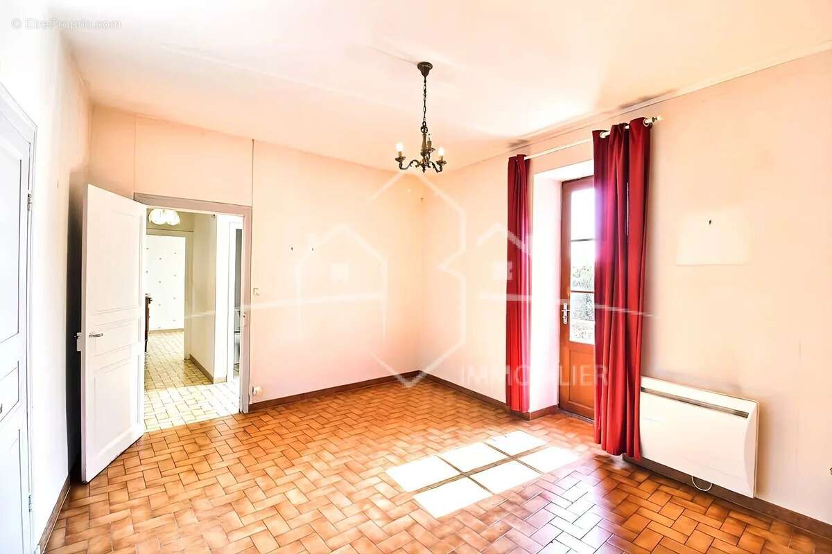 immeuble de rapport comportant 2 appartements T4 + terrain constructible - photo 9