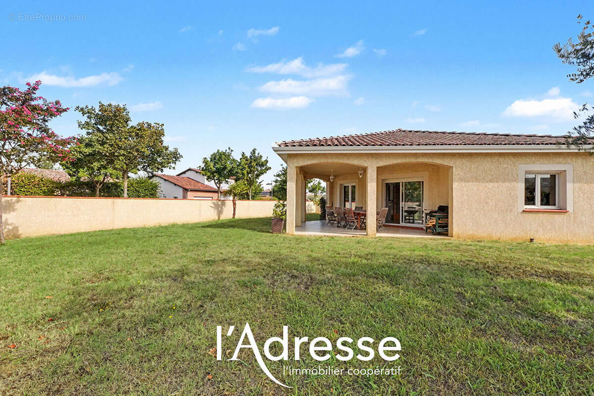 Exclusivité l'Adresse Immobilier - La Salvetat Saint Gilles - Maison de 137m² avec un grand sous-sol de 70m² sur un terrain de 7 - photo 5