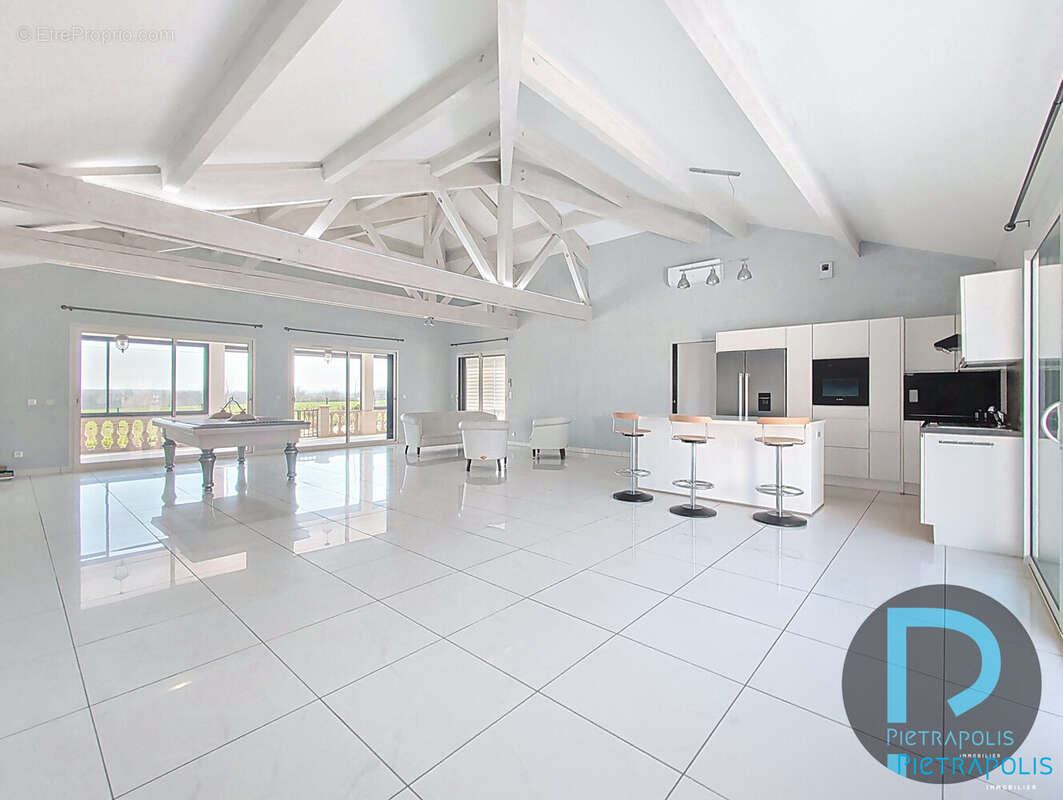 Maison 170 m² à Biziat  - photo 2