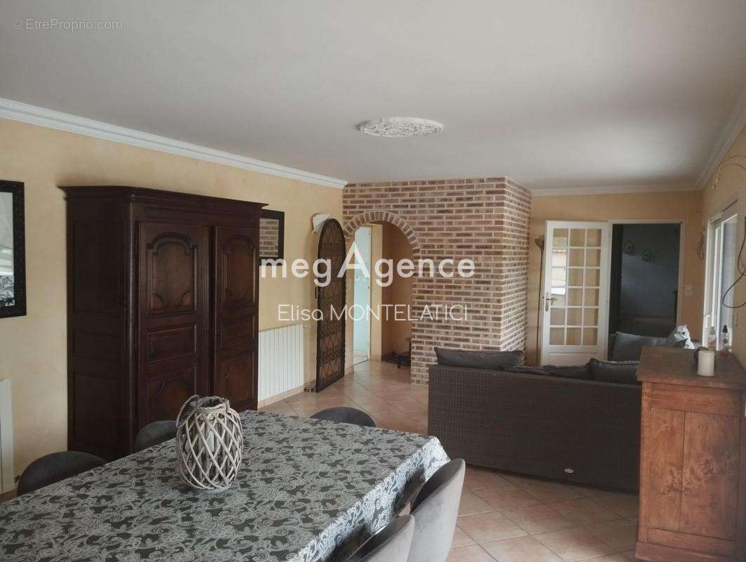 Maison à LES EGLISOTTES-ET-CHALAURES