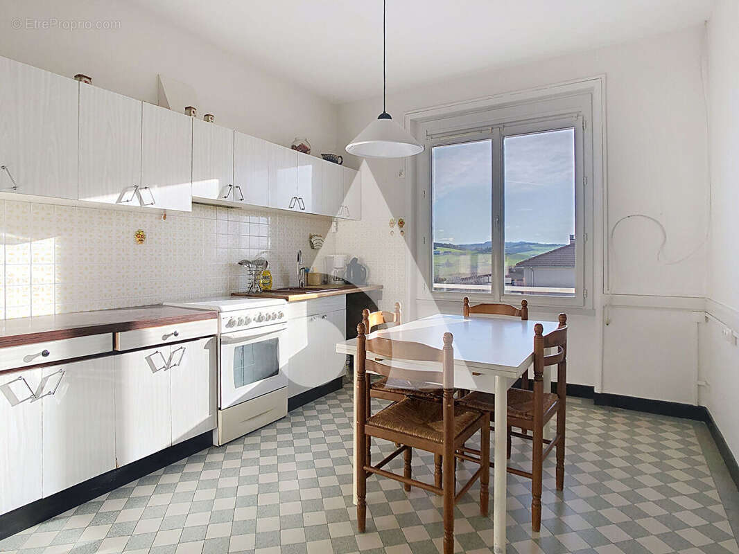 Appartement à SAINT-SYMPHORIEN-SUR-COISE