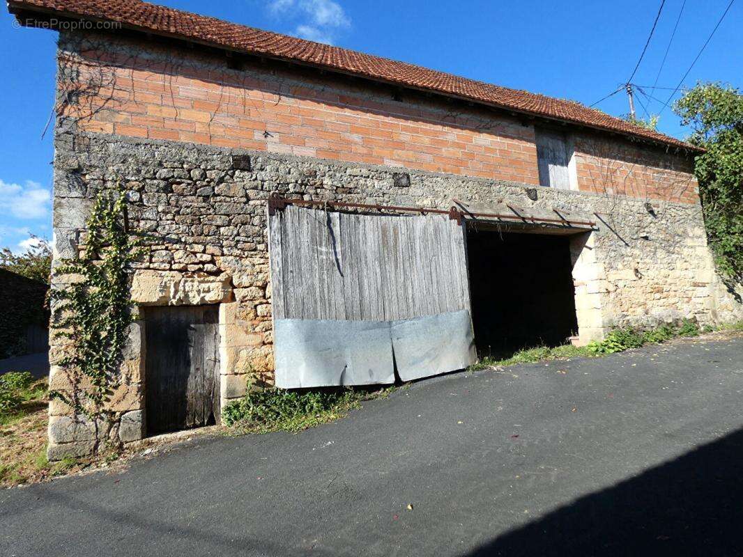 Maison à BADEFOLS-D&#039;ANS