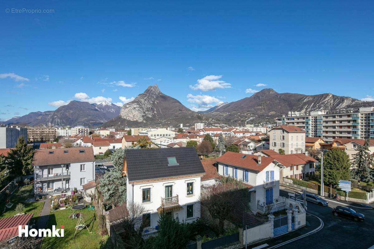 Appartement à FONTAINE
