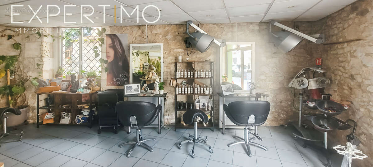 Unique Salon de Coiffure du Bourg   Fonds + Murs disponibles - photo 2