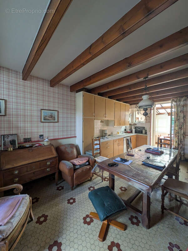 Charmante maison charentaise d'environ 145 m2 avec 4 chambres-dépendances et grenier aménageable - photo 3