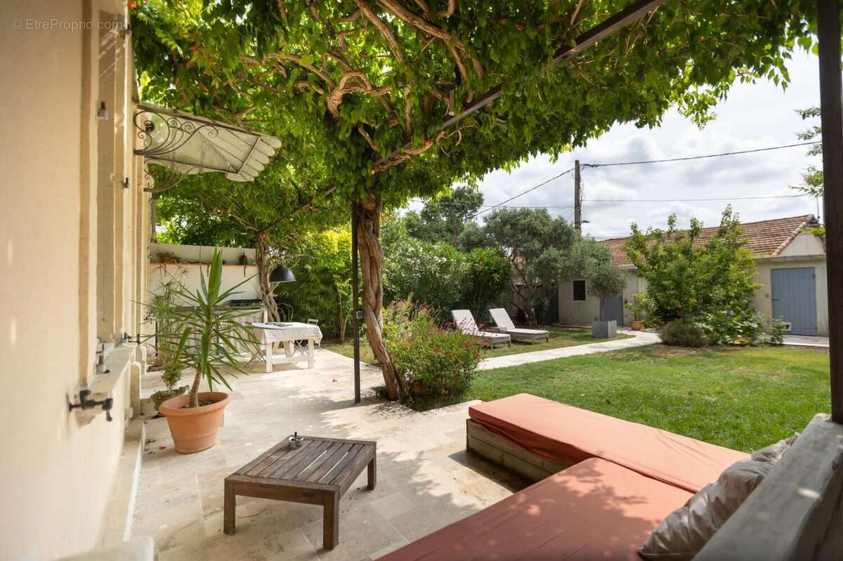 Photo 2 - Maison à ARLES